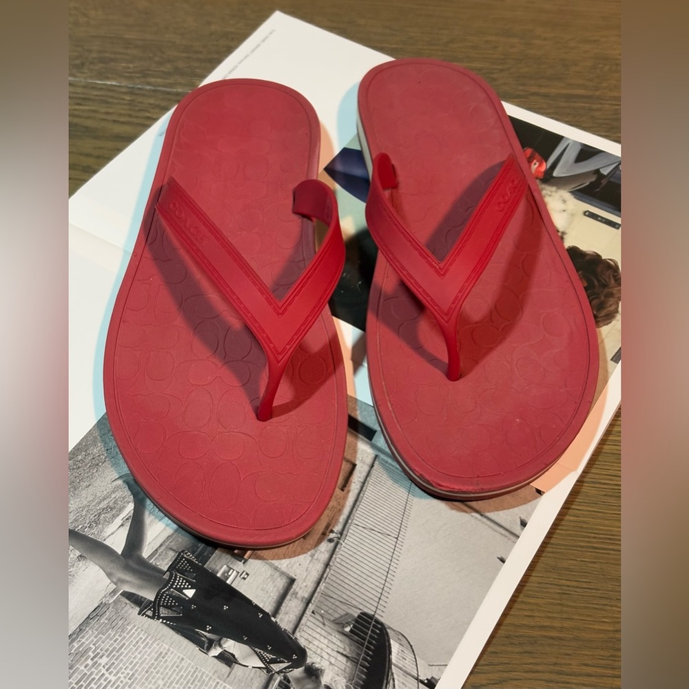 Coach Rubber Flip Flops Slides In Raspberry Size 9